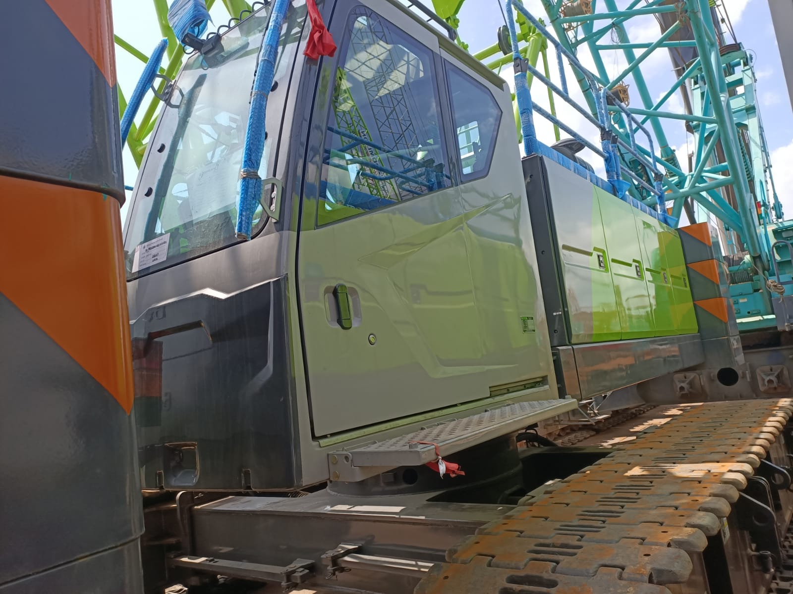 NEW ZOOMLION ZCC600V CRAWLER CRANE